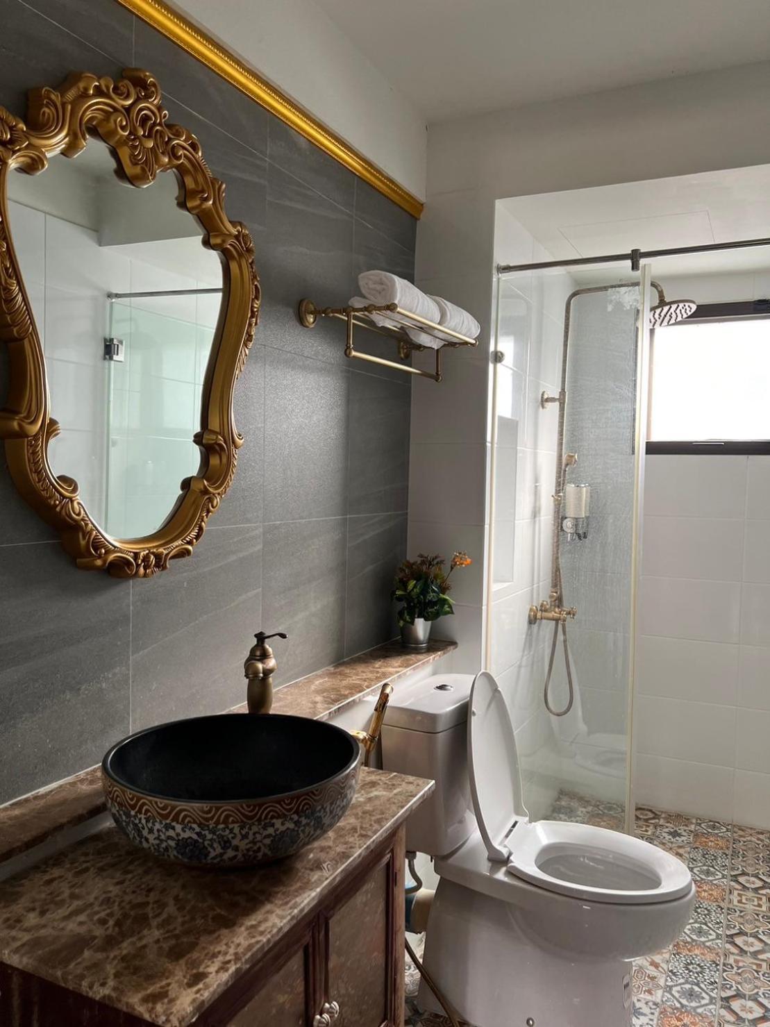 Quinstel Hostel Бангкок Экстерьер фото